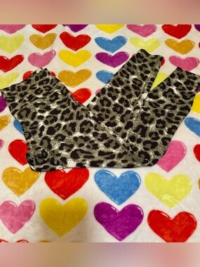 Zenana Outfitters Leopard Print Leggings